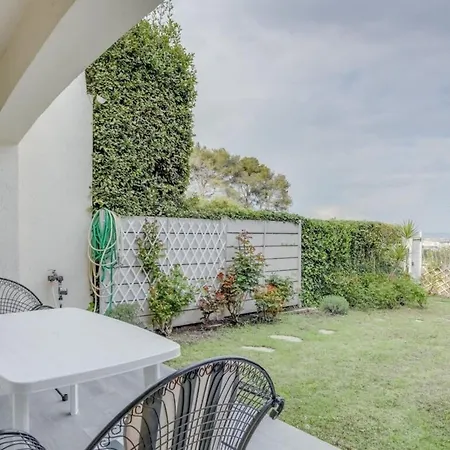 Hébergement de vacances Air-conditioned House In With Swimming Pool And Tennis Court Villeneuve-Loubet
